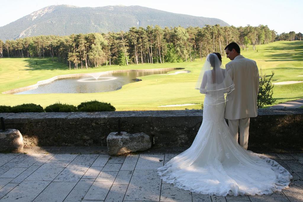 Chateau Et Golf De Taulane Ля-Мартр Экстерьер фото