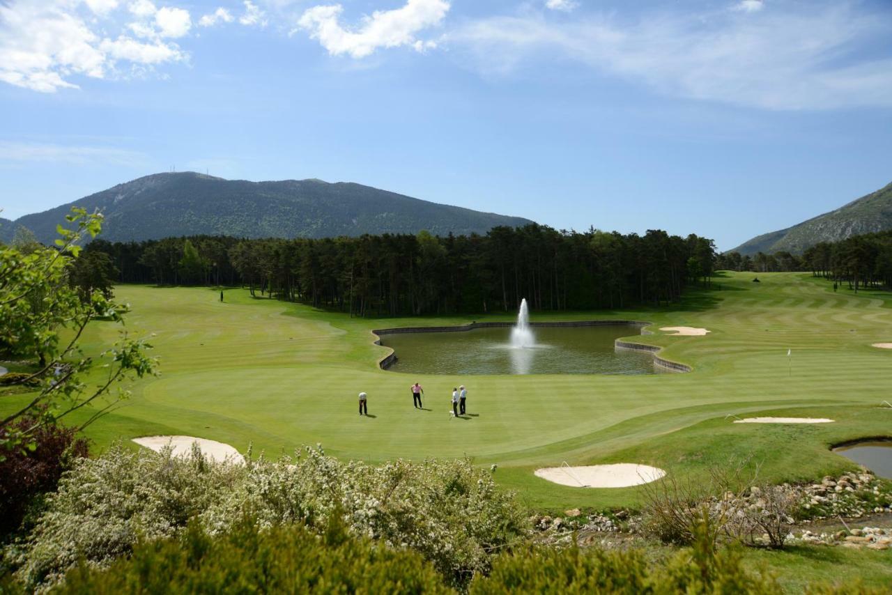 Chateau Et Golf De Taulane Ля-Мартр Экстерьер фото